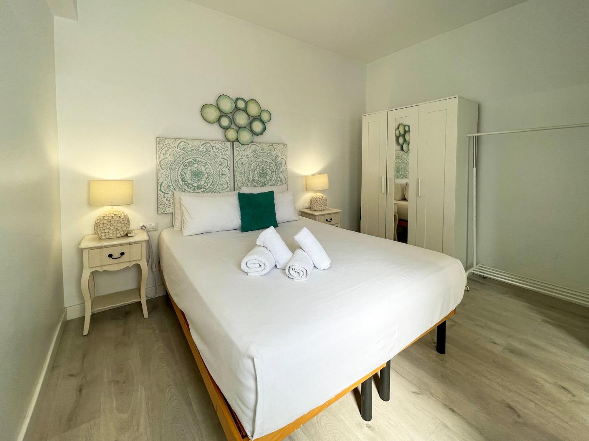Stay U-Nique Apartments Seneca Barcelona Luaran gambar