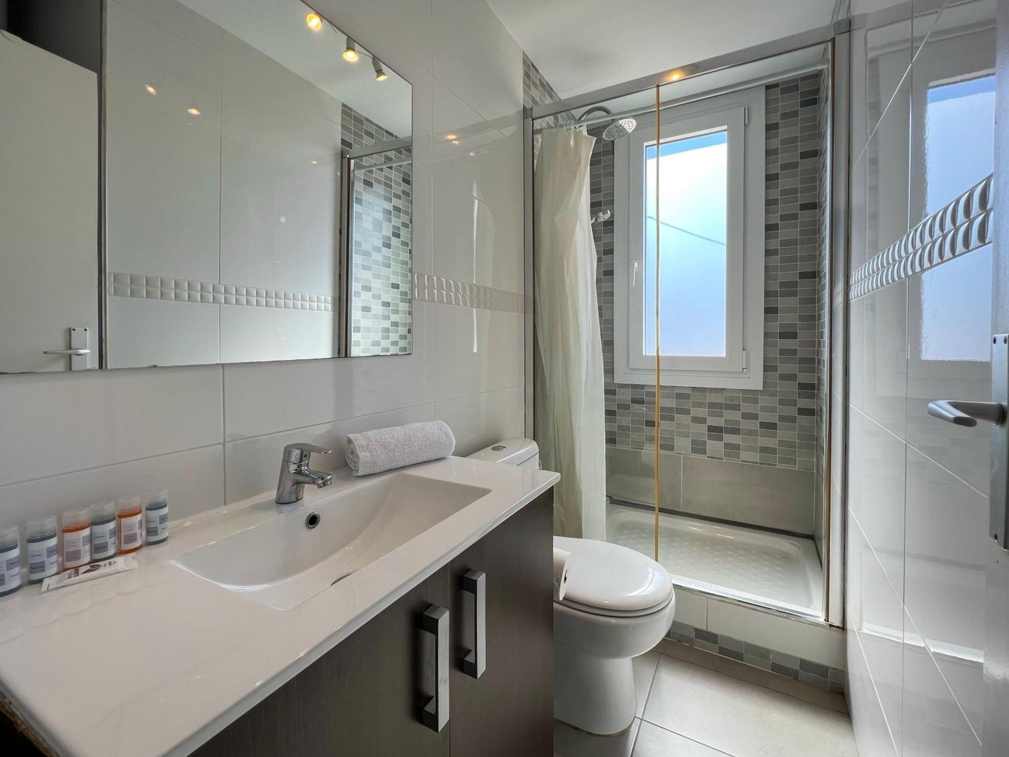 Stay U-Nique Apartments Seneca Barcelona Luaran gambar